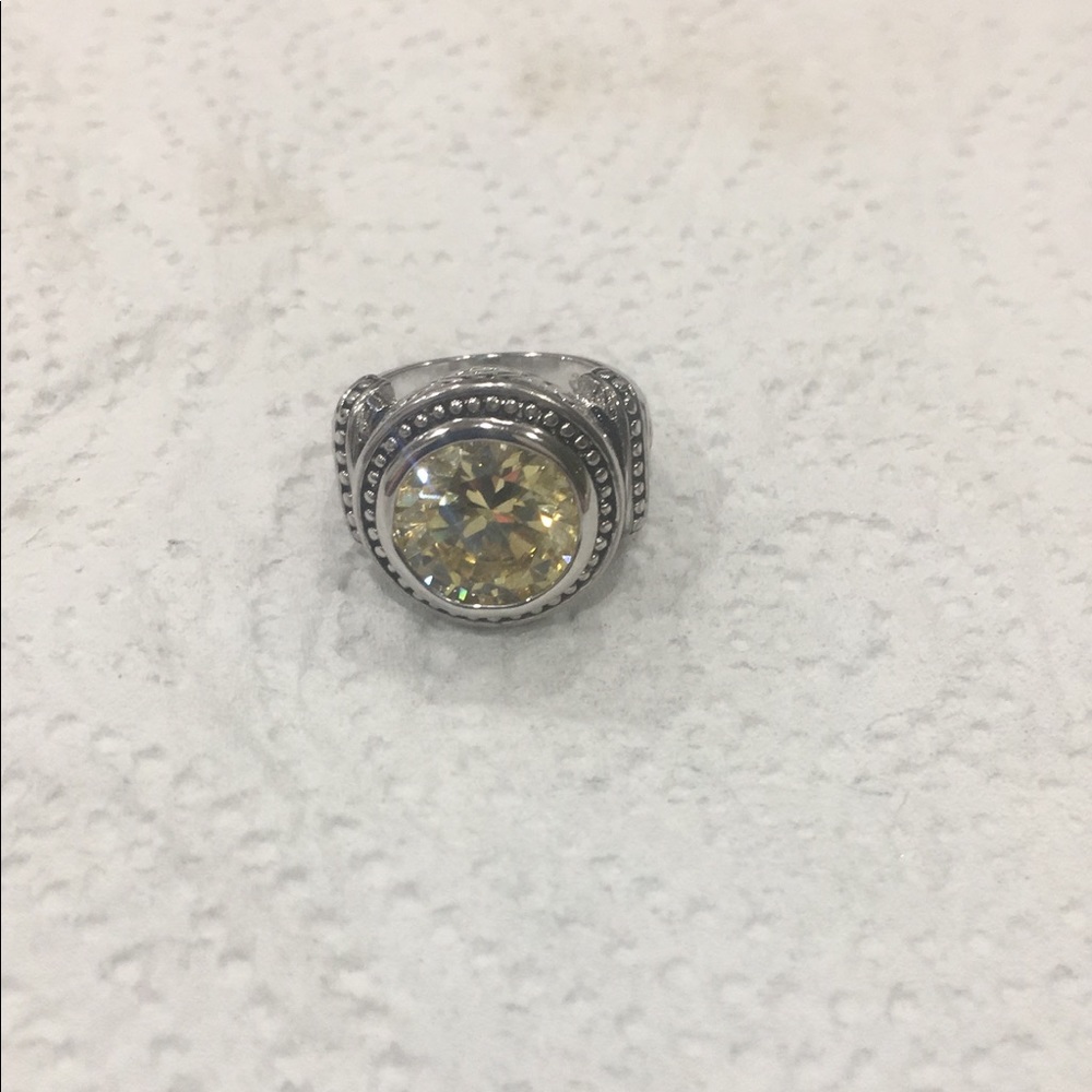 Ring - Picture 2 of 2